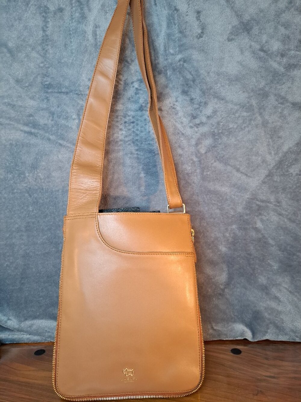 Radley London pockets icon medium leather, zip, top crossbody bag.